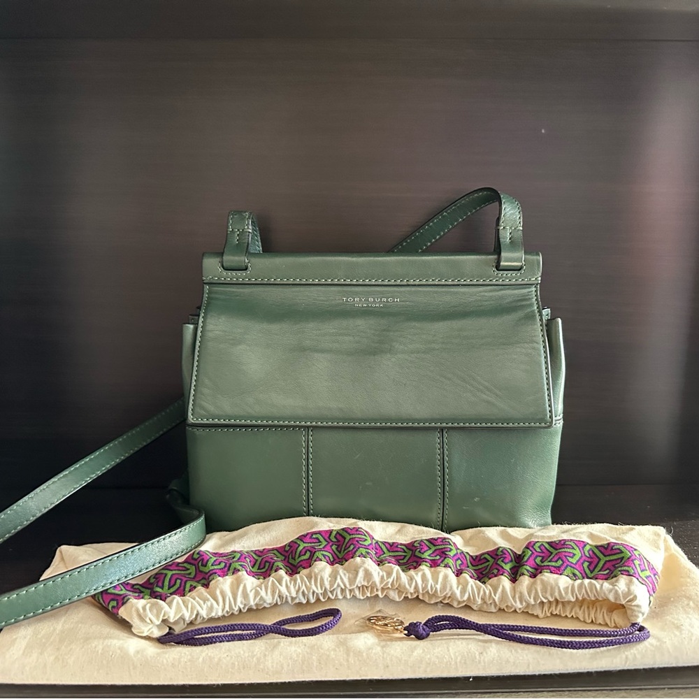 Tory Burch Block T Leather Crossbody Bag (green) with blue inside and dust bag